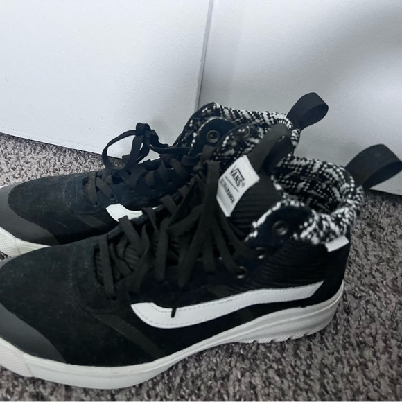 Vans - Picture 5 of 5